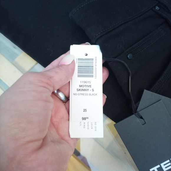 Aritzia Black Jeans - Picture 3 of 4